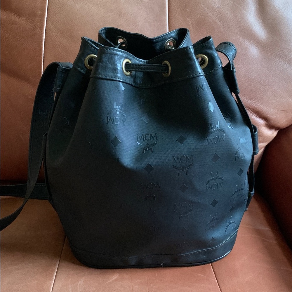 🖤💋MCM Black Canvas Monogram Bucket Backpack💋🖤 - Picture 4 of 13